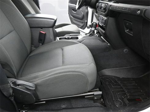 Used 2020 Jeep Wrangler Sport image 12