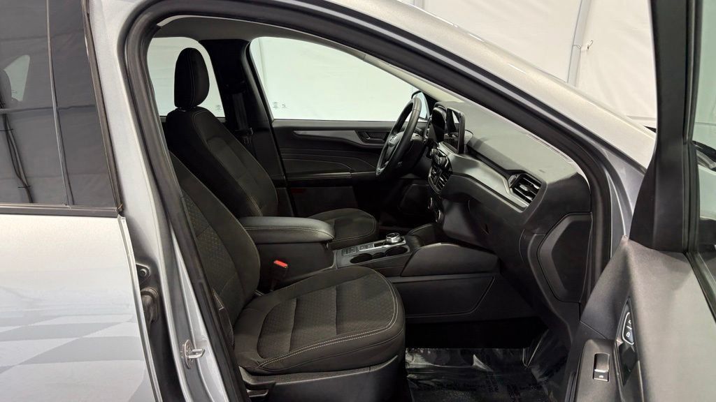 Certified 2024 Ford Escape Active AWD/4WD image 23