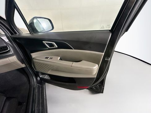 Used 2026 Kia Carnival FWD image 33