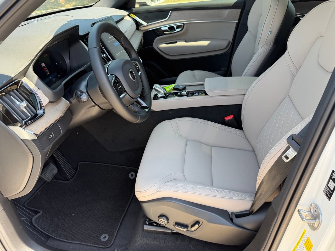 New 2026 Volvo XC90 B5 Core AWD/4WD image 17