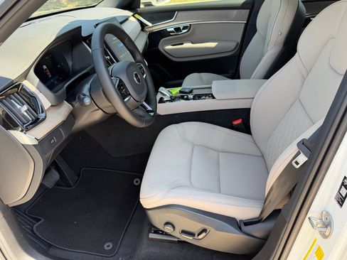 New 2026 Volvo XC90 B5 Core AWD/4WD image 17