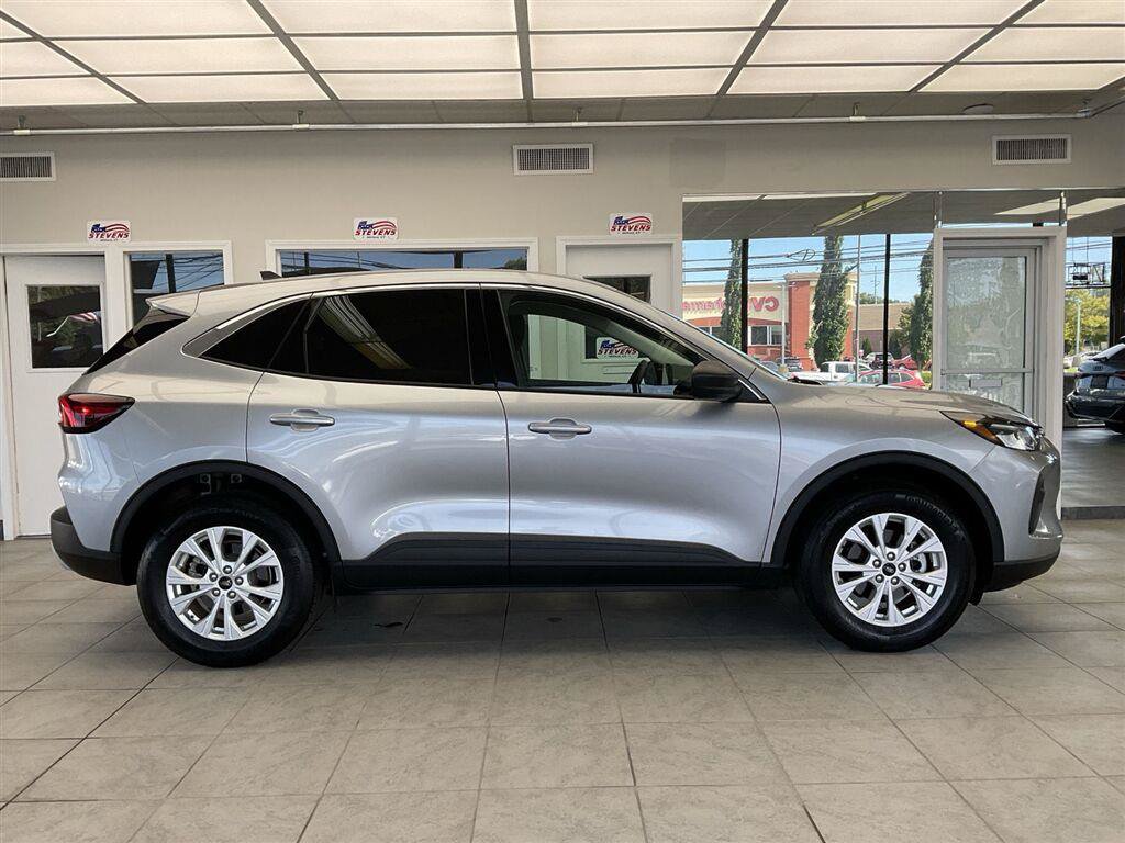 Used 2023 Ford Escape Active AWD/4WD image 4