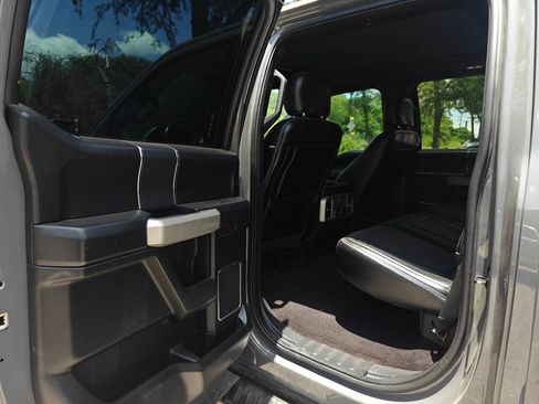 Used 2018 Ford F150 Lariat w/ Equipment Group 502A Luxury AWD/4WD image 20