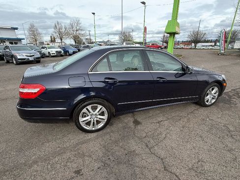 Used 2010 Mercedes-Benz E 350 4MATIC Sedan image 3