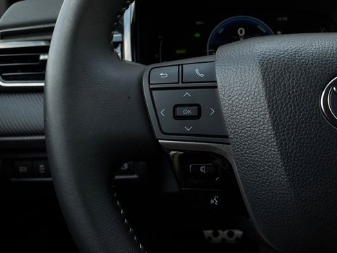 Used 2025 Toyota Camry SE FWD image 33
