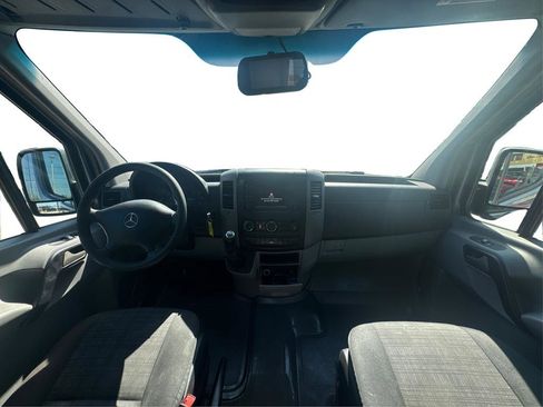 Used 2018 Mercedes-Benz Sprinter 2500 image 16