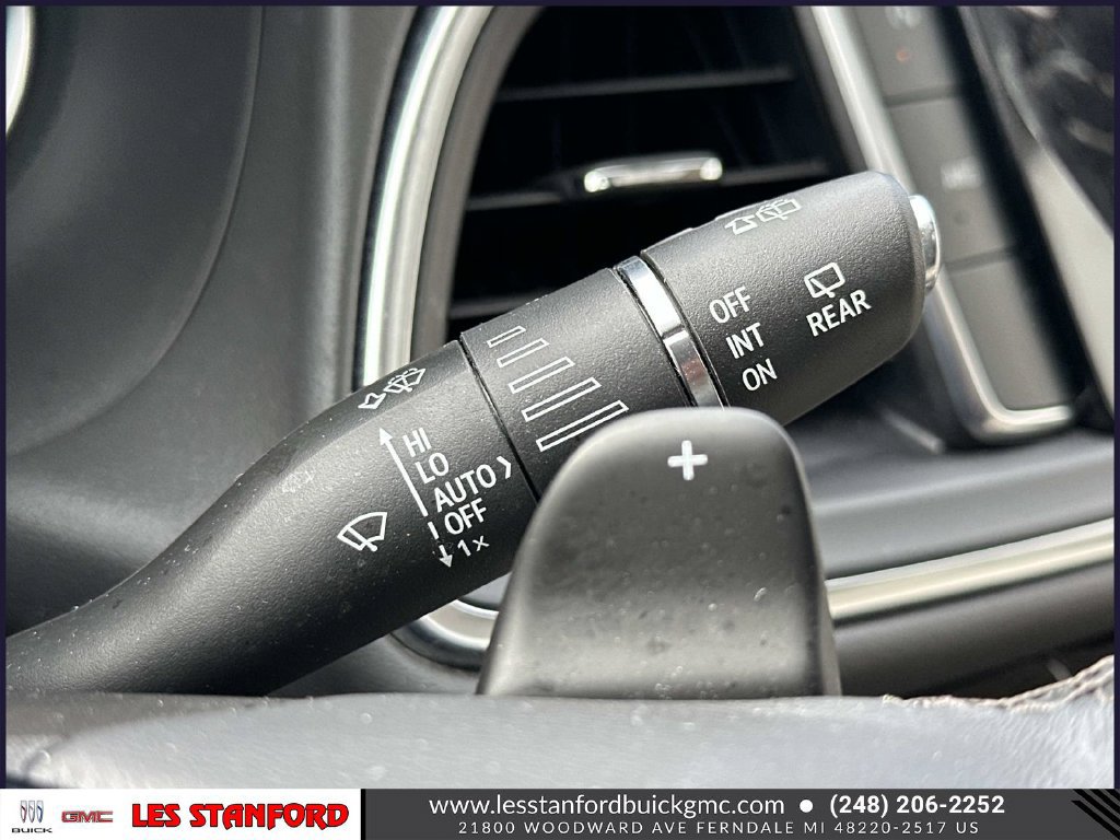 Used 2023 Buick Enclave Avenir AWD/4WD image 26