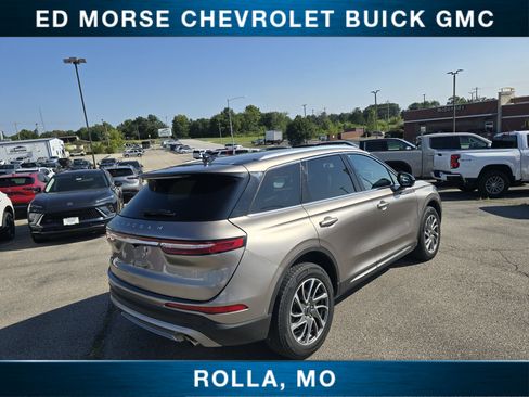 Used 2021 Lincoln Corsair AWD image 3