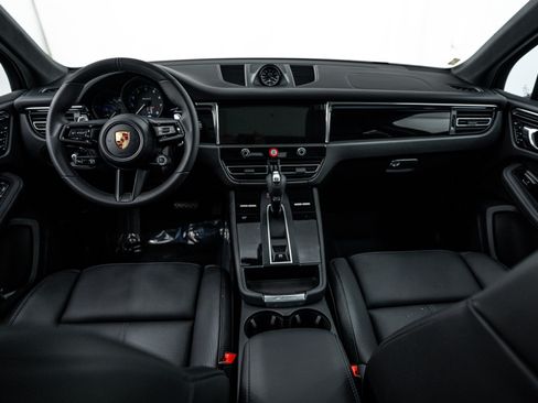 Certified 2026 Porsche Macan Turbo image 12
