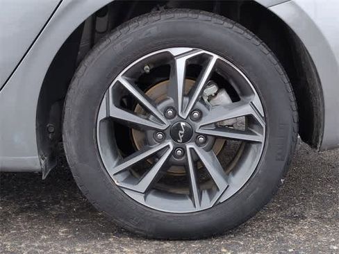 Used 2024 Kia Forte LXS image 13