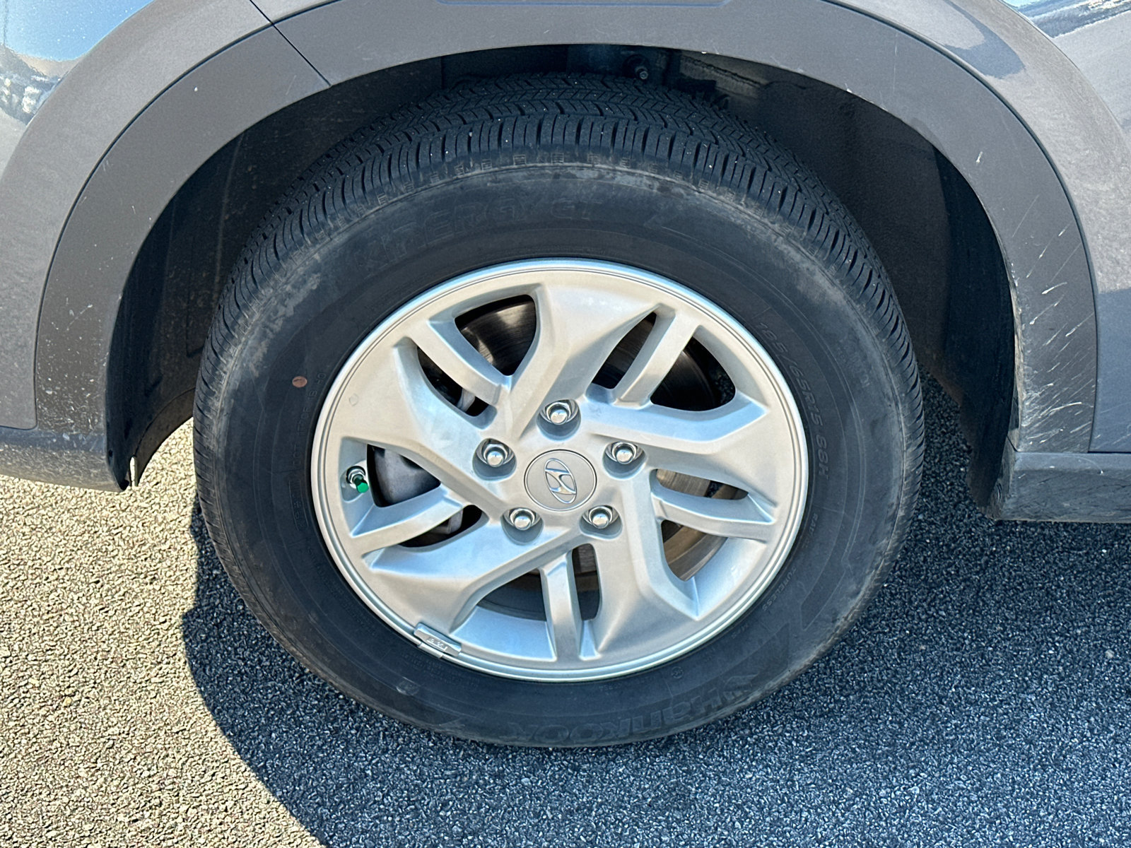 Used 2025 Hyundai Venue SE FWD image 13
