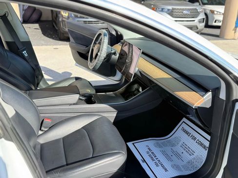 Used 2020 Tesla Model 3 Standard Range image 16