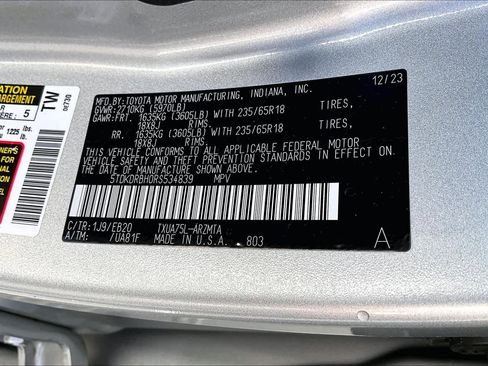 Certified 2024 Toyota Highlander XLE image 32