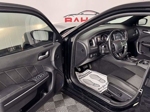 Used 2019 Dodge Charger GT RWD image 11