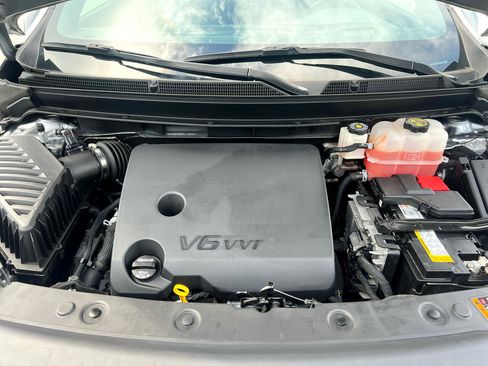 Used 2024 Buick Enclave Premium image 17