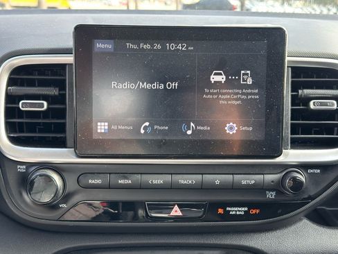 Certified 2025 Hyundai Venue SE image 27