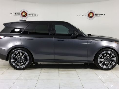 Used 2024 Land Rover Range Rover Sport SE AWD/4WD image 2