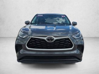 Used 2023 Toyota Highlander L FWD video 2
