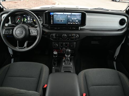 Used 2024 Jeep Wrangler Willys image 3