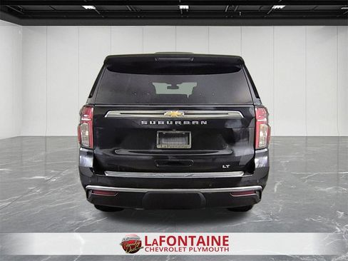 Used 2022 Chevrolet Suburban LT w/ Luxury Package image 7