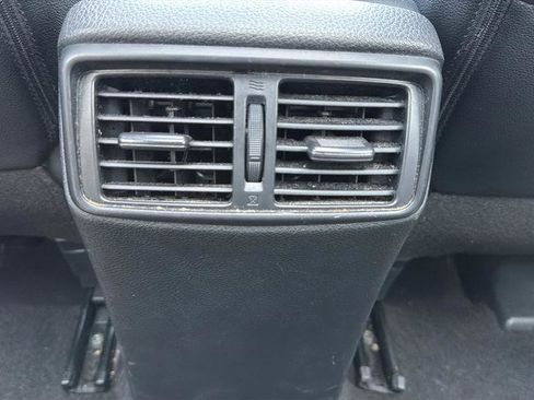 Used 2019 Nissan Rogue SL w/ Premium Package image 17