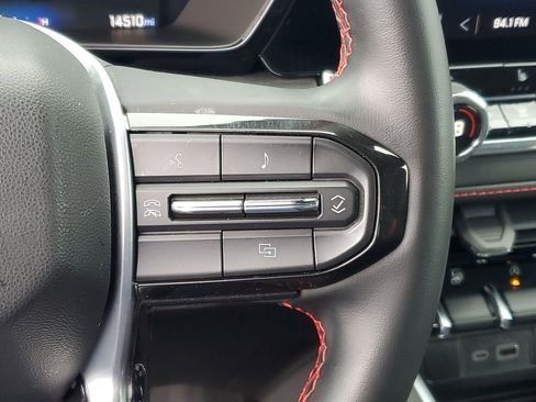 Certified 2025 Chevrolet Colorado Z71 w/ Technology Package image 15