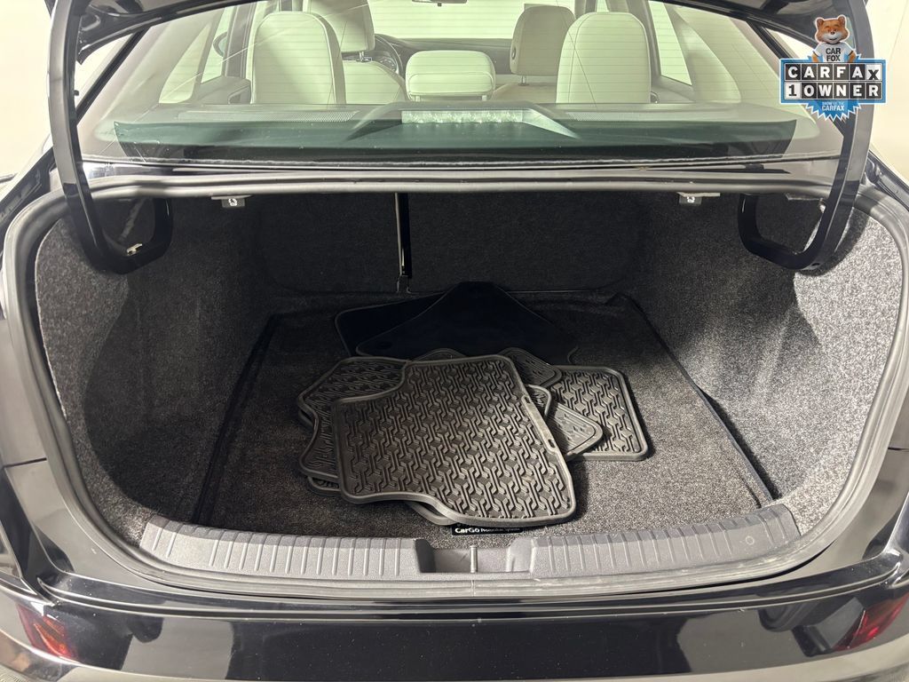 Used 2019 Volkswagen Jetta SE w/ Cold Weather Package FWD image 27