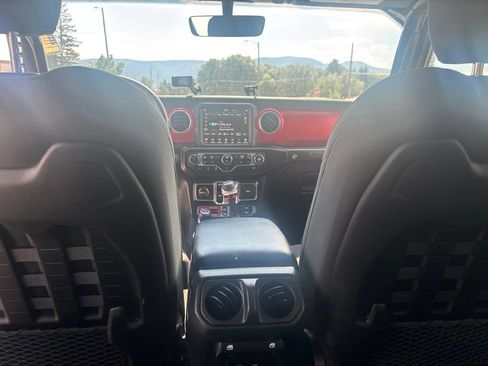 Used 2022 Jeep Wrangler Unlimited Rubicon AWD/4WD image 19