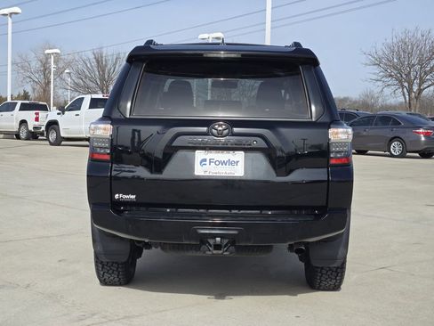 Used 2019 Toyota 4Runner SR5 image 6
