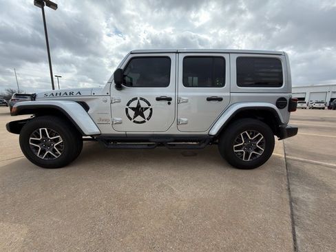 Used 2024 Jeep Wrangler Sahara image 16