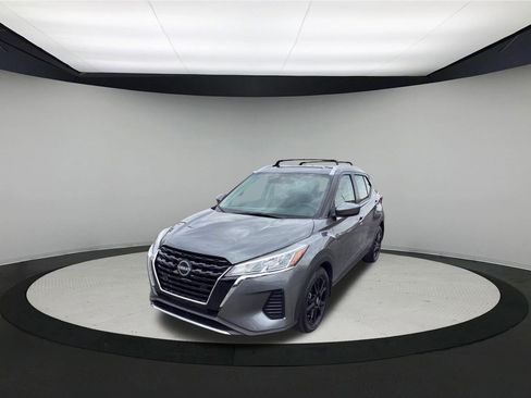 Used 2024 Nissan Kicks SV w/ Interior Electronics Package FWD image 4