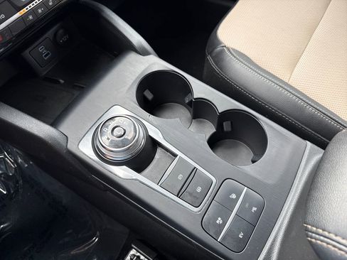 Used 2022 Ford Escape Titanium w/ Titanium Premium Package image 24