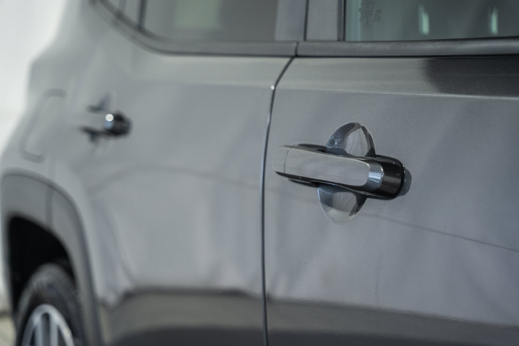 Certified 2018 Jeep Renegade Latitude AWD/4WD image 14