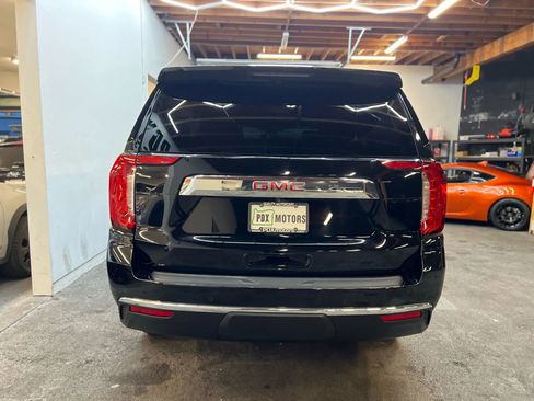 Used 2023 GMC Yukon SLT w/ SLT Premium Package image 4