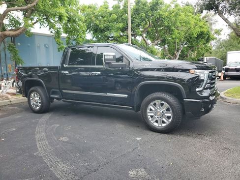 Certified 2024 Chevrolet Silverado 2500 High Country w/ Technology Package AWD/4WD image 6
