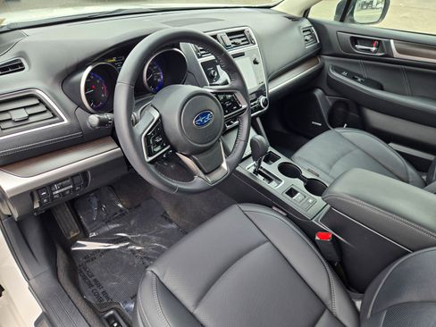 Used 2018 Subaru Legacy 3.6R Limited AWD/4WD image 10