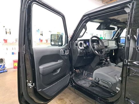 New 2026 Jeep Gladiator Sport image 10