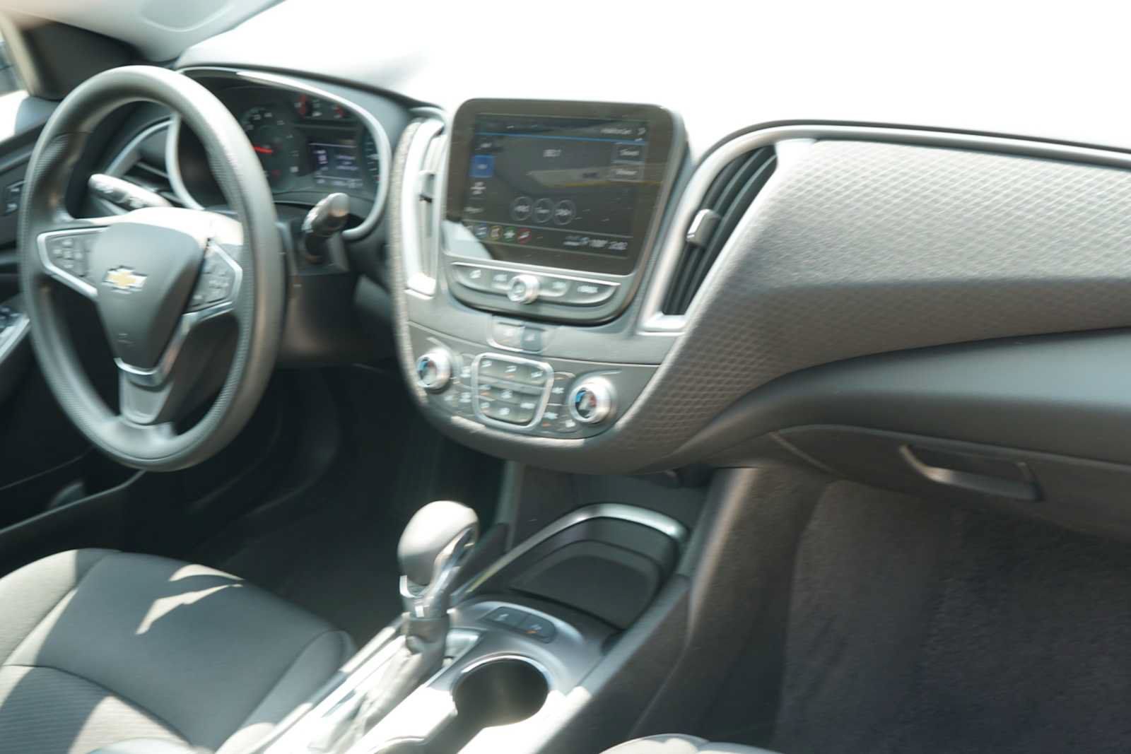 Used 2025 Chevrolet Malibu LT FWD image 25