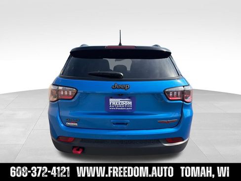 Used 2025 Jeep Compass Trailhawk AWD/4WD image 4