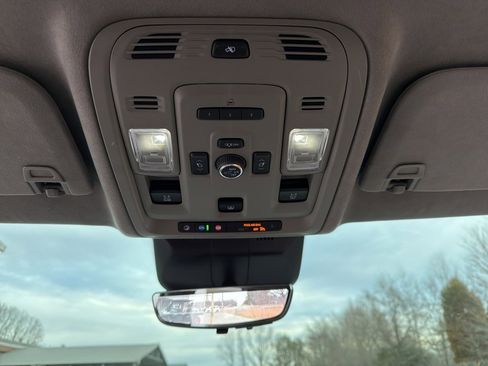 Used 2022 Cadillac Escalade Premium Luxury Platinum w/ Heavy-Duty Trailer Package image 44