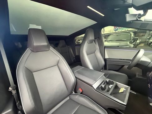 Used 2025 Tesla Cybertruck AWD Crew Cab image 27