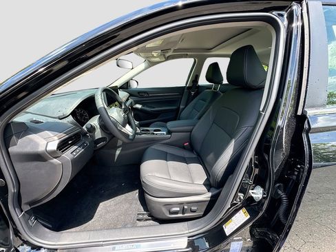New 2026 Nissan Altima 2.5 SV FWD image 11