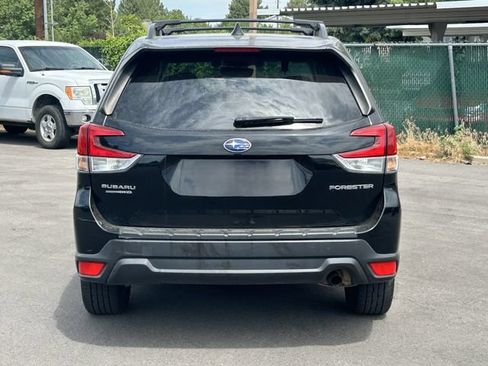 Used 2020 Subaru Forester Premium AWD/4WD image 4