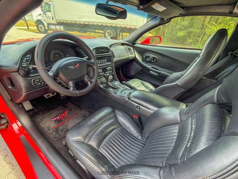 Used 2002 Chevrolet Corvette Coupe w/ Preferred Equipment Group2 image 27