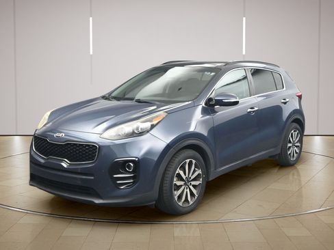 Used 2018 Kia Sportage EX w/ EX Premium Package FWD image 3