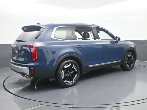 Used 2024 Kia Telluride S w/ S Sunroof Package FWD image 6