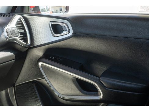 Used 2023 Kia Soul LX FWD image 20