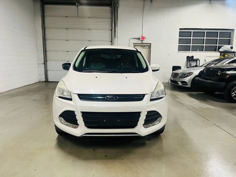 Used 2014 Ford Escape SE image 2