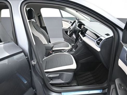 New 2026 Volkswagen Taos SE AWD/4WD image 14