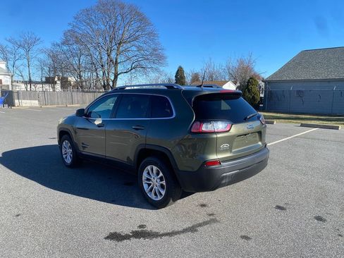 Used 2019 Jeep Cherokee Latitude w/ Popular Appearance Group image 8